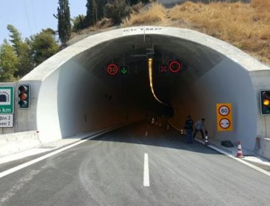 «Ολυμπία Οδός»: Δόθηκαν στην κυκλοφορία οι τρεις σήραγγες της Παναγοπούλας